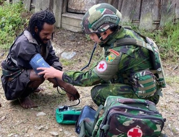 TNI Hadir di Pedalaman Nduga: Berikan Kesehatan Gratis Jangkau Warga